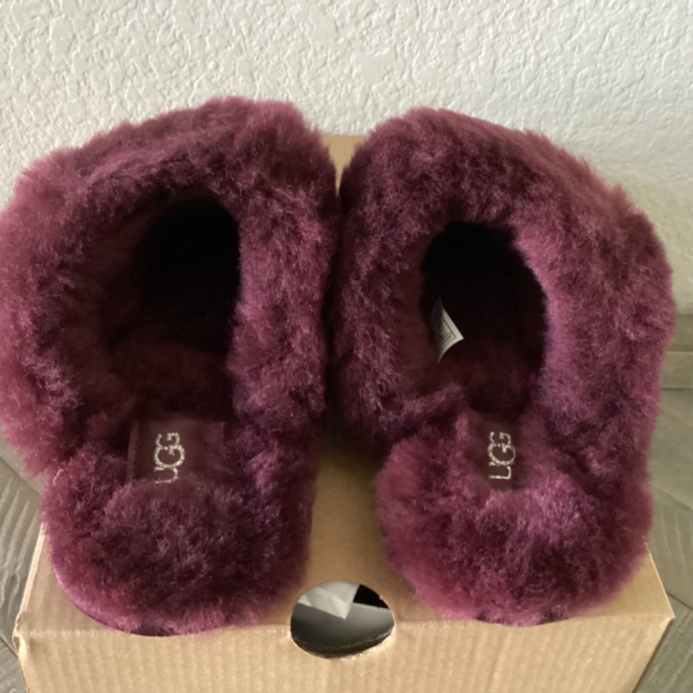 UGG® Women's Scuffette II Mirror Ball Slip On Slide Slipper Flats, size 5 - Picture 4 of 12